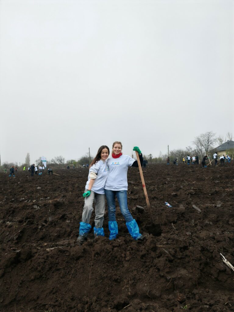 Nestlé Pădurea de Miere sau cum mi-am petrecut eu o zi de vineri plantând salcâmi