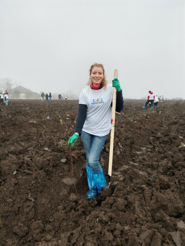 Nestlé Pădurea de Miere sau cum mi-am petrecut eu o zi de vineri plantând salcâmi