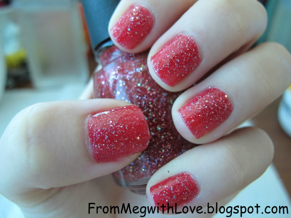 Manichiura sclipicioasa cu China Glaze